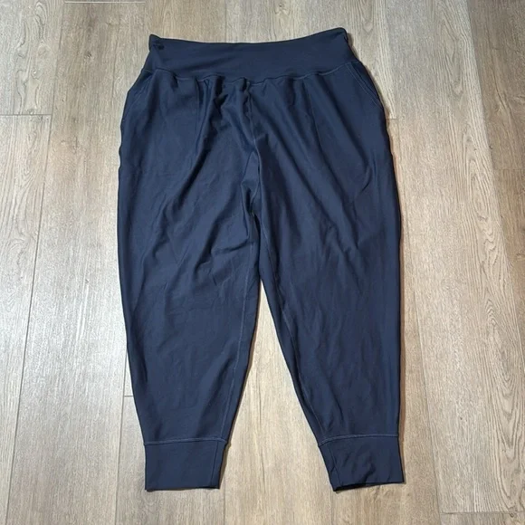 NWT! Navy High-Waisted PowerSoft 7/8-Length Joggers - Size 2X💎 - Picture 6 of 9